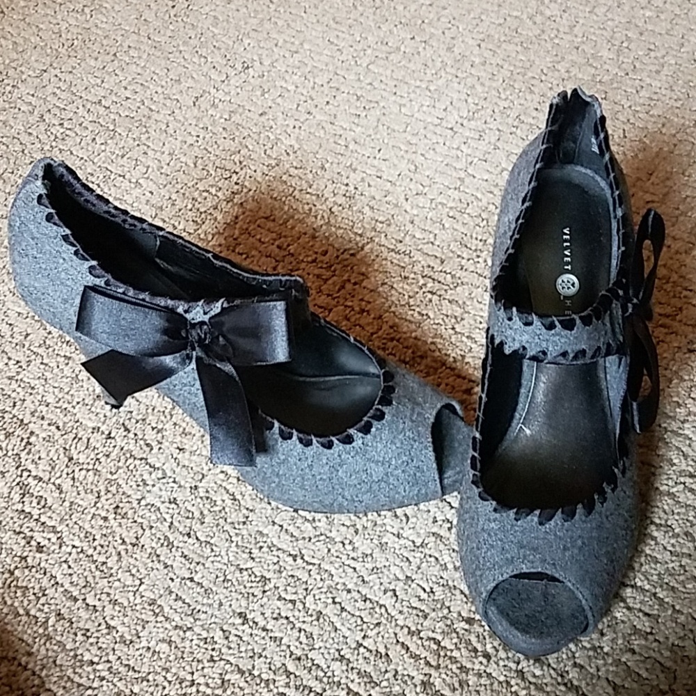 Gray felt high heels